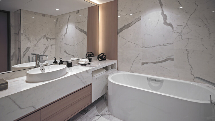 Sustainable Design and Technology: The Use of Porcelain Surfaces in a Luxury Building in Dubai - Featured Image