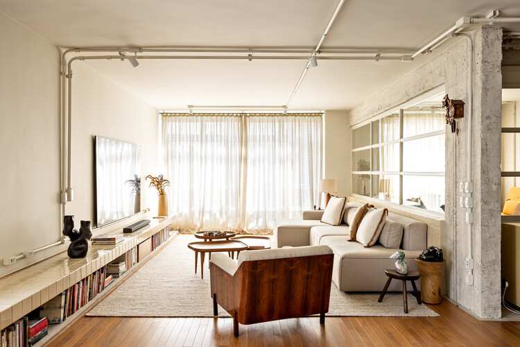 Brisa Apartment / Memola Estúdio - Interior Photography, Apartment Interiors, Beam, Table, Lighting, Chair