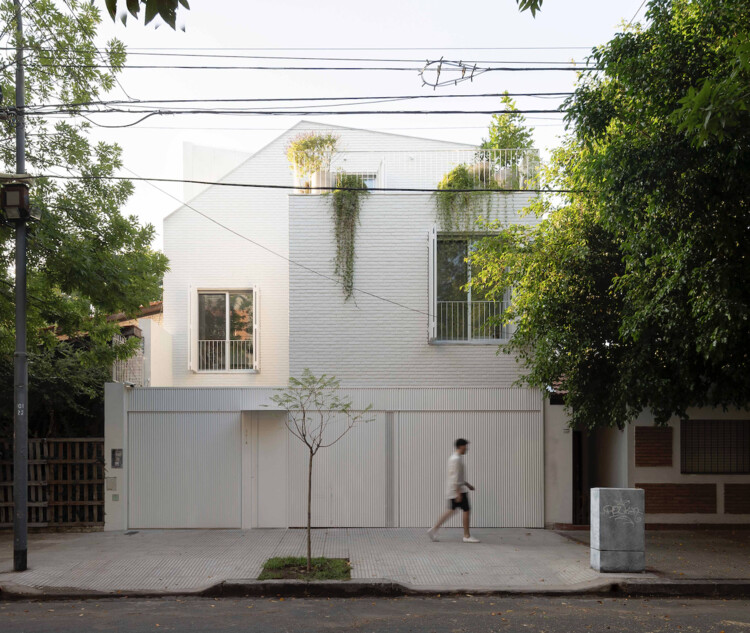 House Vedia  / BHY arquitectos - Exterior Photography, Decoration & Ornament, Facade, Door
